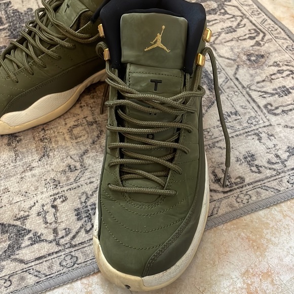 Barely worn Jordan 12 pine green color swade - Picture 2 of 7